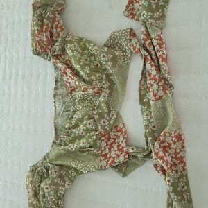 Saints Secrets off shoulder crop top in green print S Tie In Back